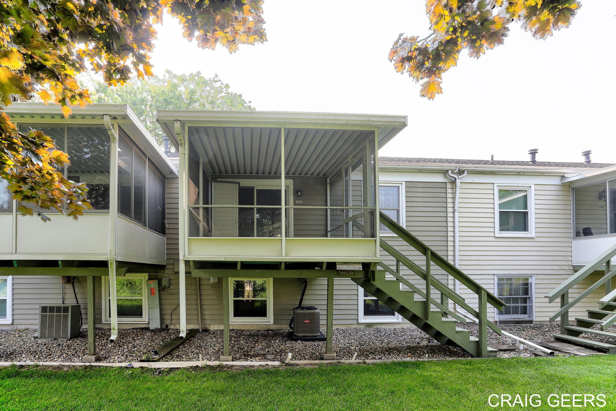 1061 Village Lane, 235