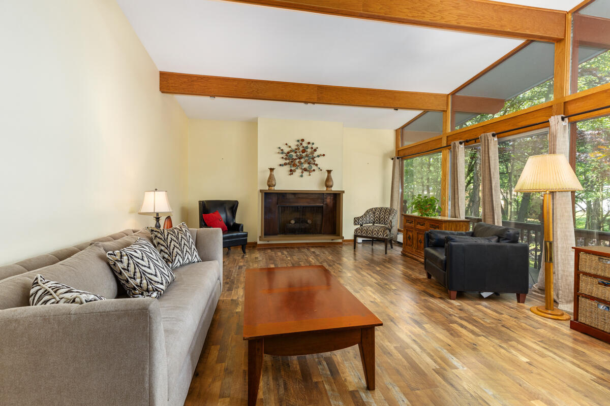 4675 Grenadier Drive SW