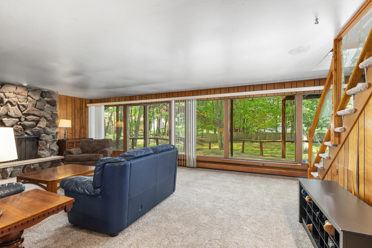 4675 Grenadier Drive SW