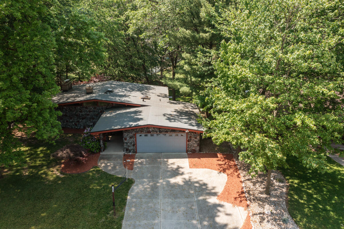 4675 Grenadier Drive SW