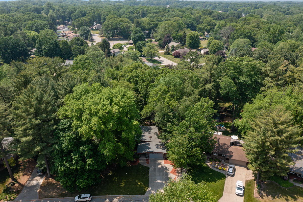 4675 Grenadier Drive SW