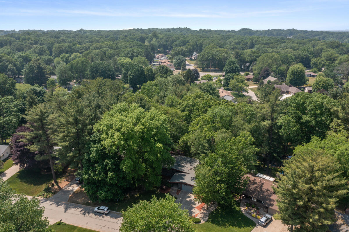 4675 Grenadier Drive SW