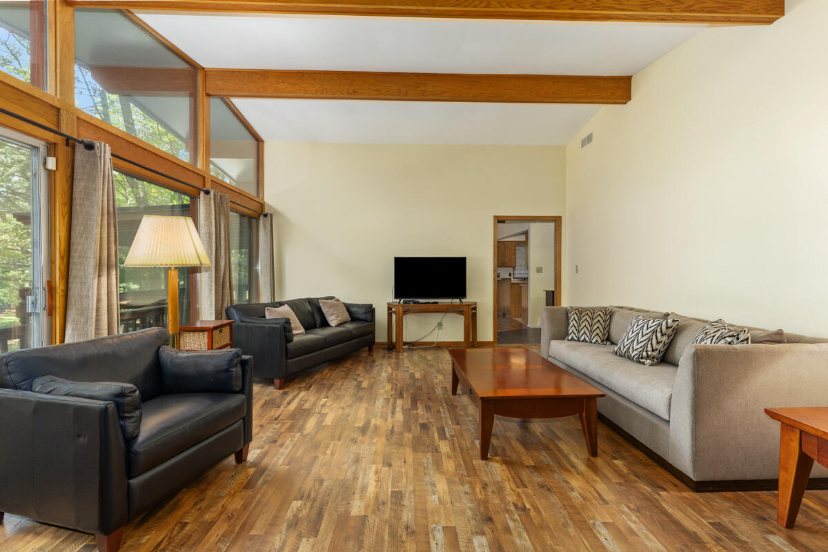 4675 Grenadier Drive SW