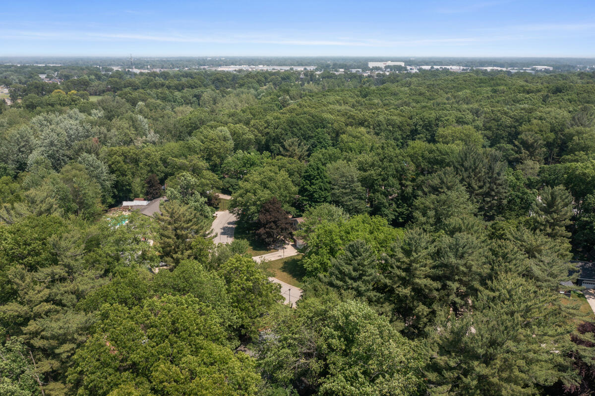 4675 Grenadier Drive SW