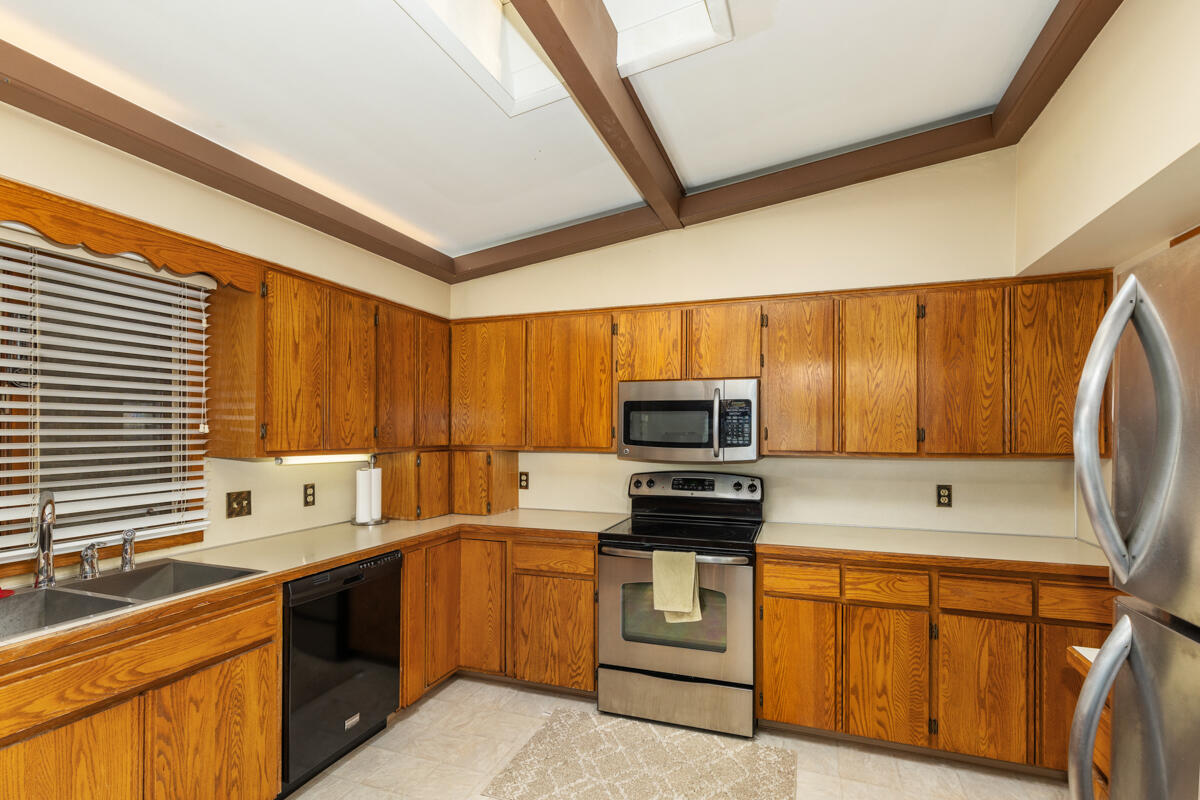 4675 Grenadier Drive SW