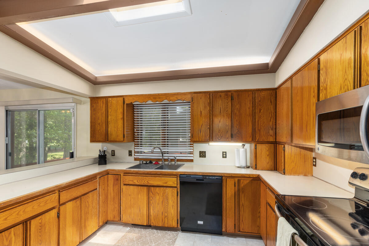 4675 Grenadier Drive SW