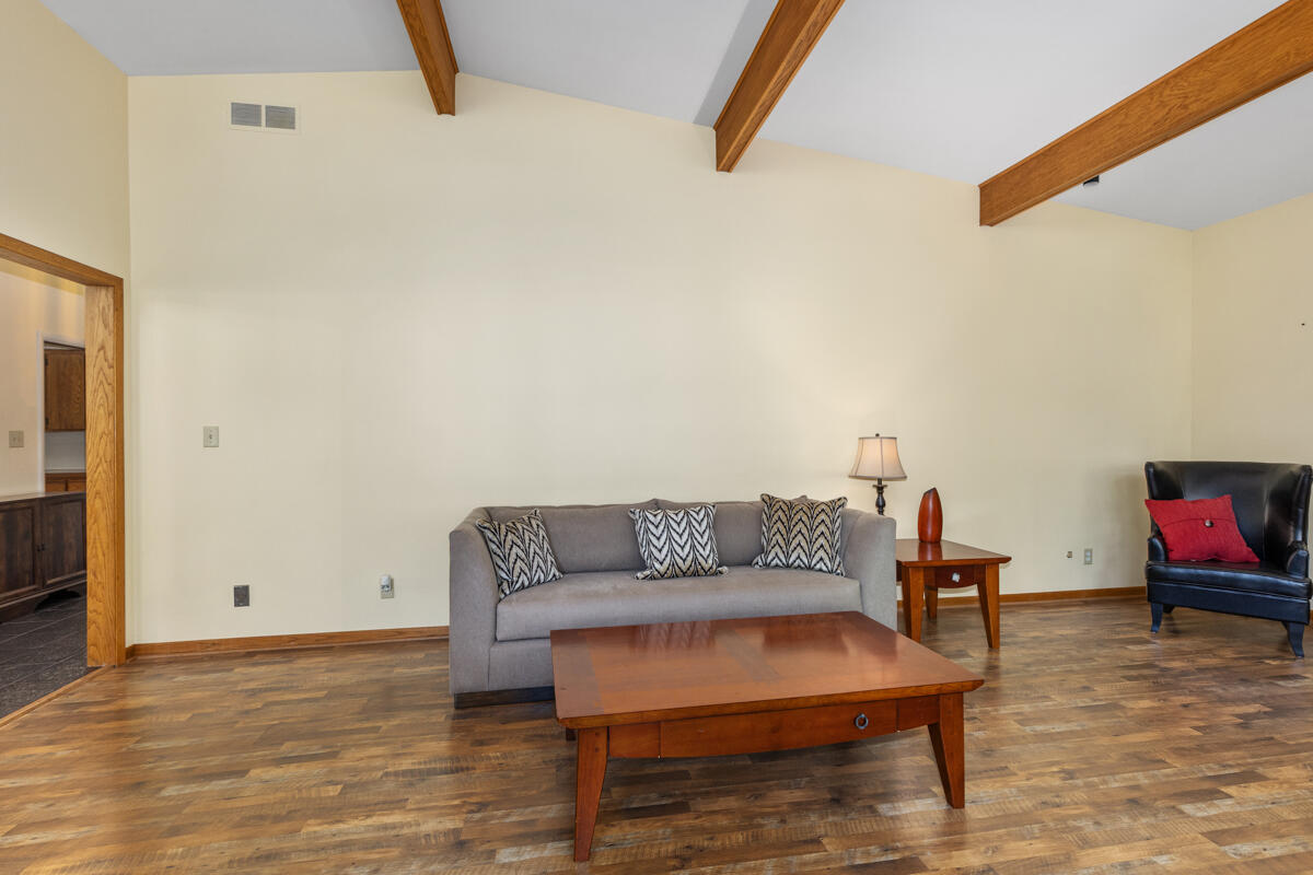 4675 Grenadier Drive SW