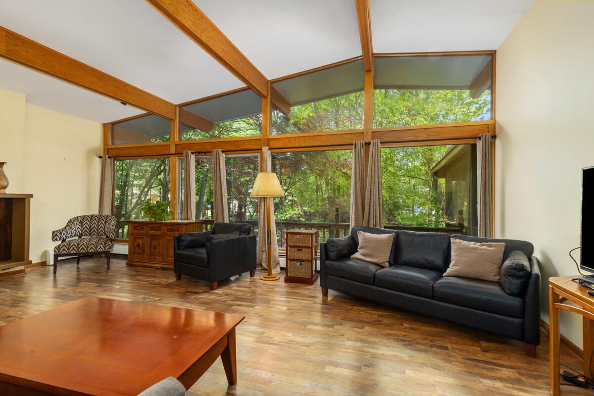 4675 Grenadier Drive SW