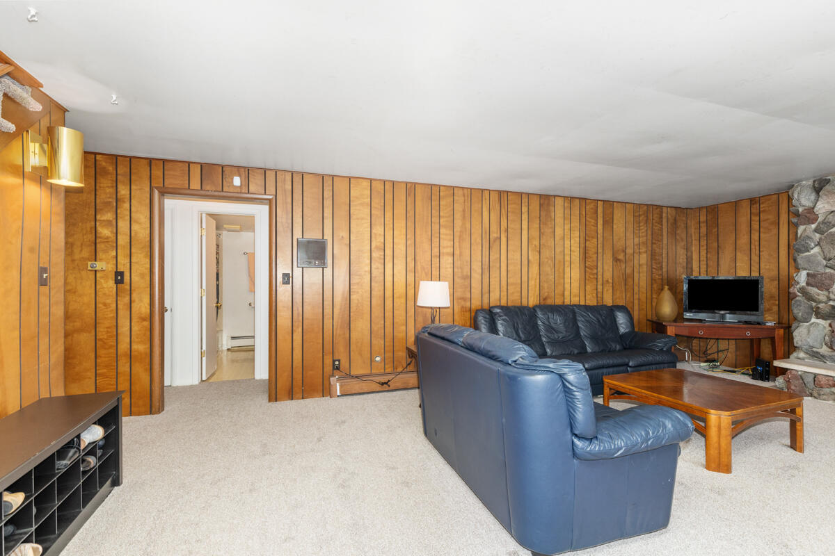 4675 Grenadier Drive SW