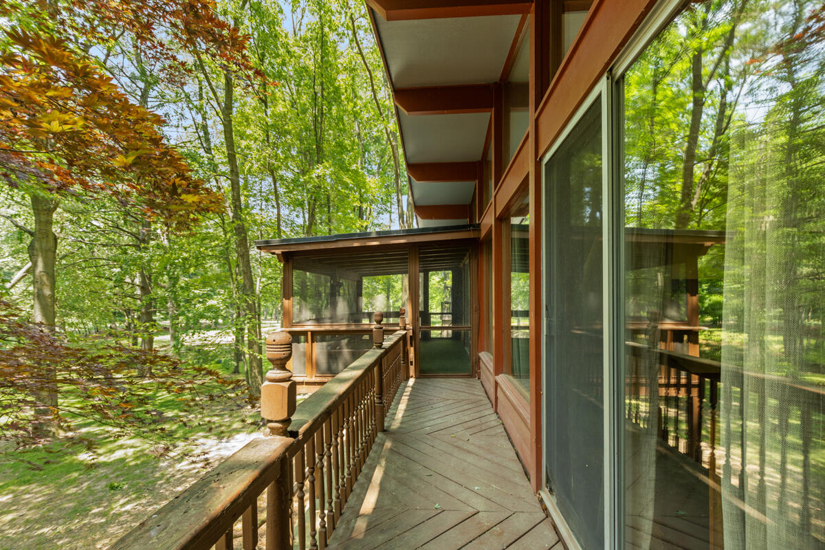 4675 Grenadier Drive SW