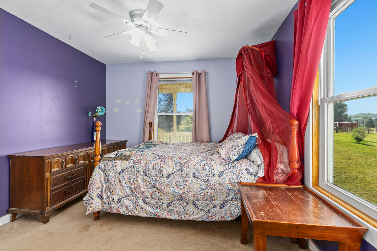 7870 Larry Lane