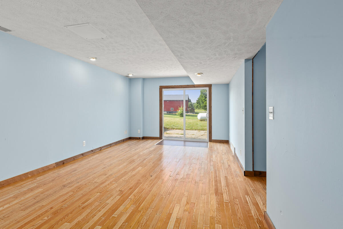 7870 Larry Lane