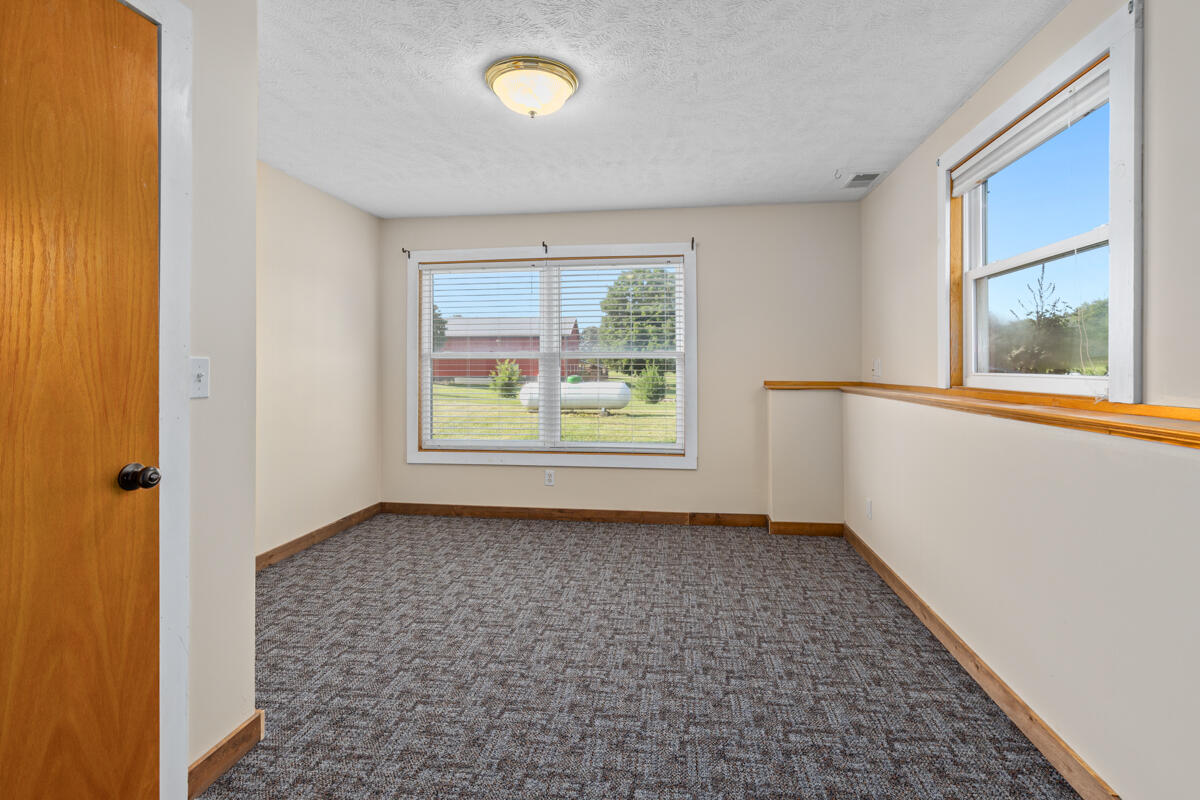 7870 Larry Lane