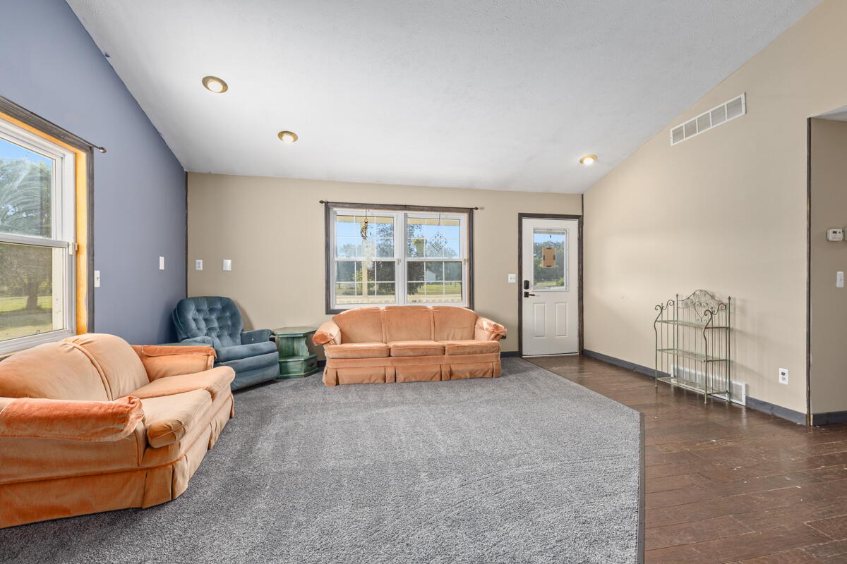 7870 Larry Lane