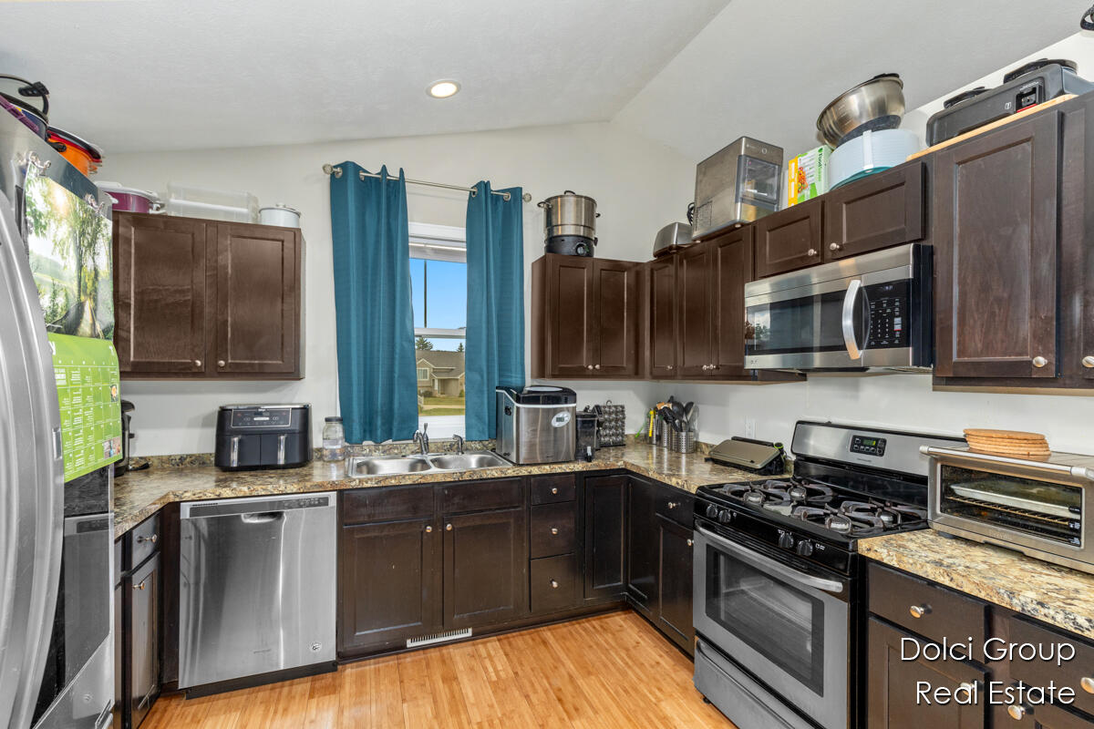 3126-4681 Shooks Drive