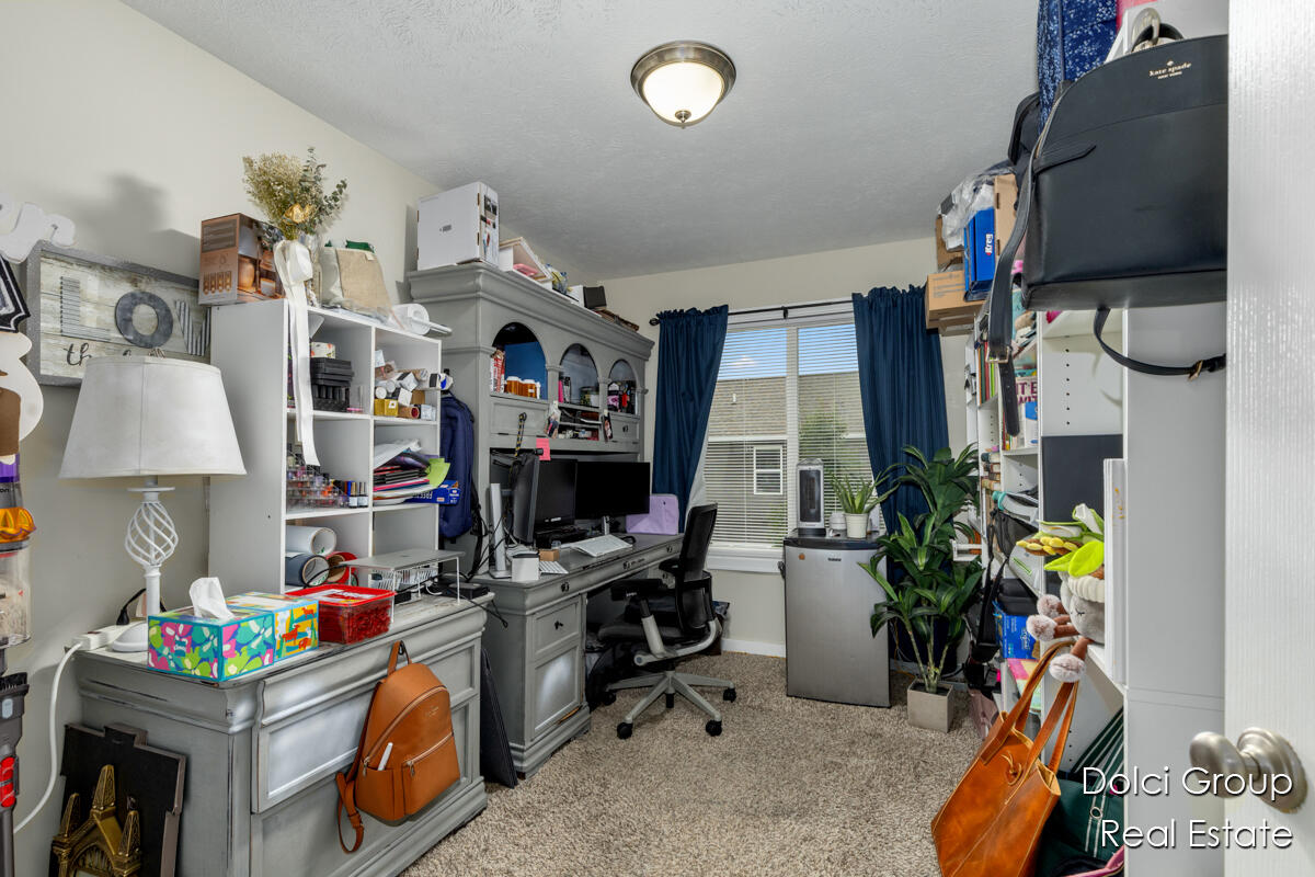 3126-4681 Shooks Drive