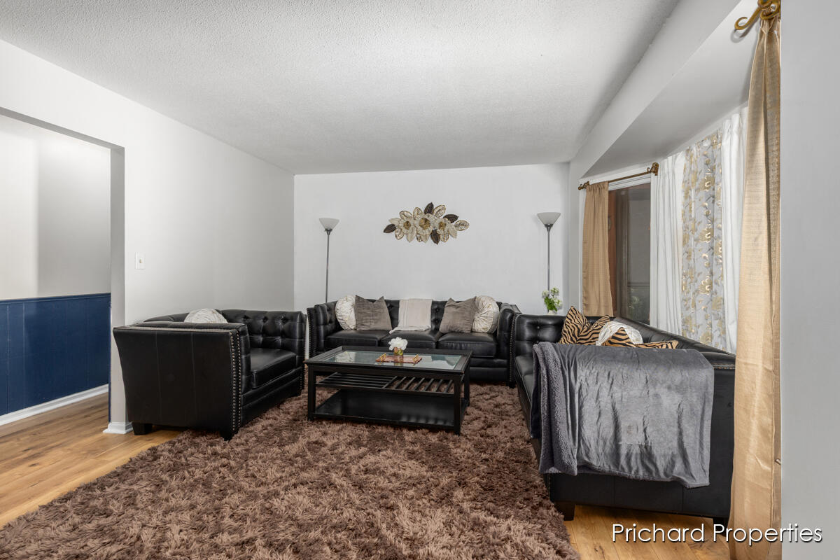 1734 Pleasantwood Drive