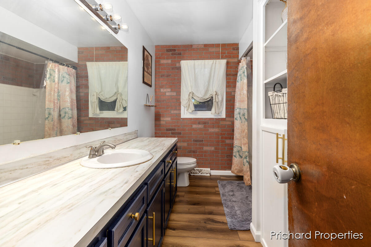 1734 Pleasantwood Drive