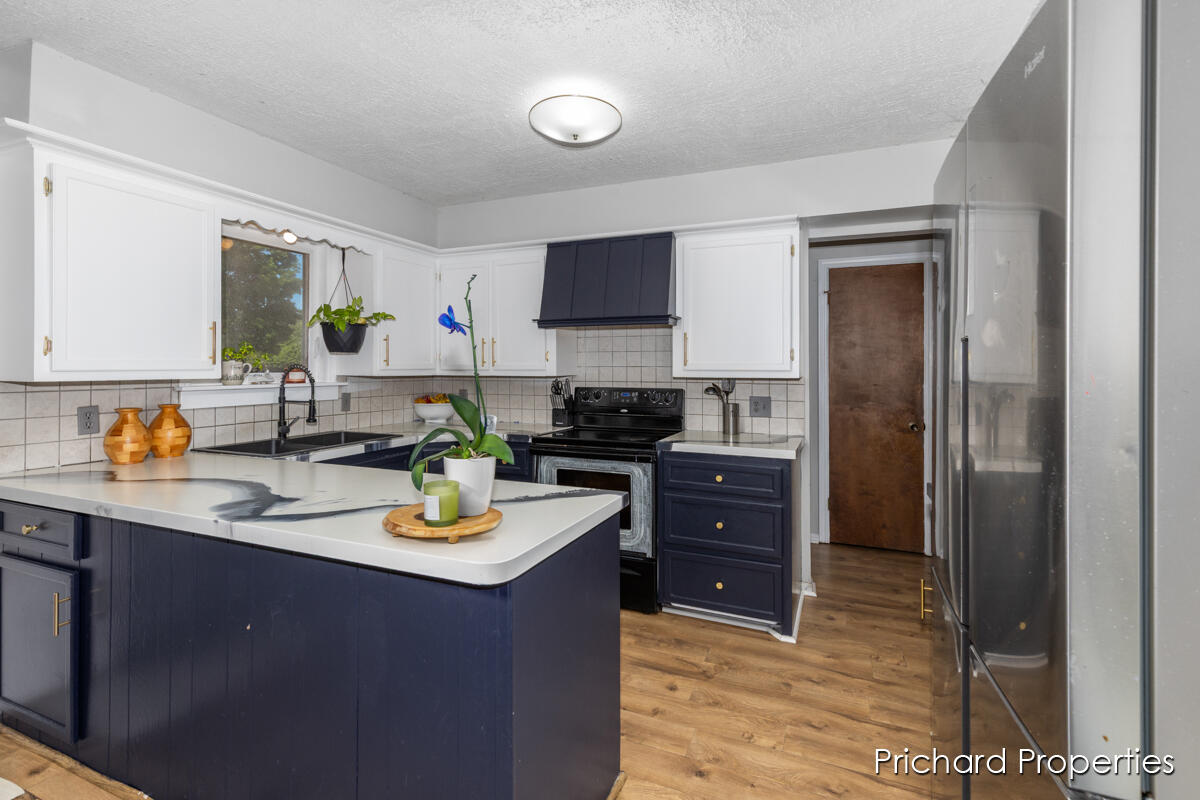 1734 Pleasantwood Drive