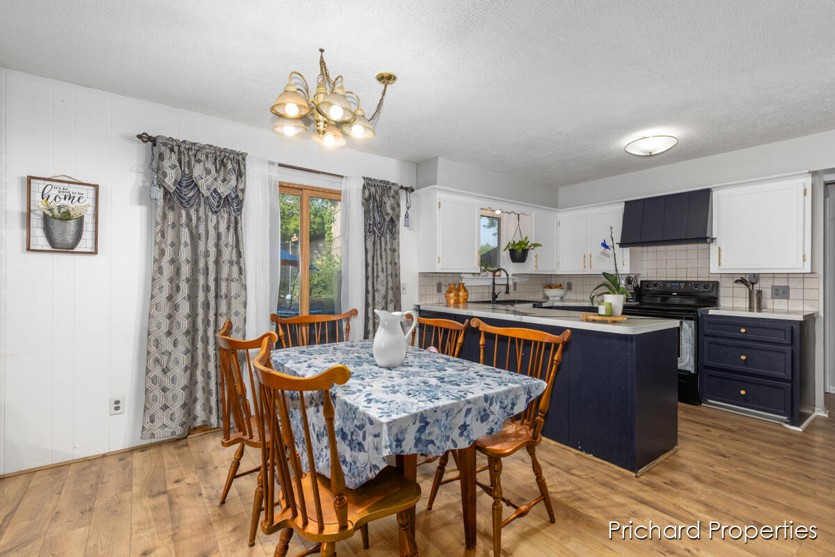 1734 Pleasantwood Drive