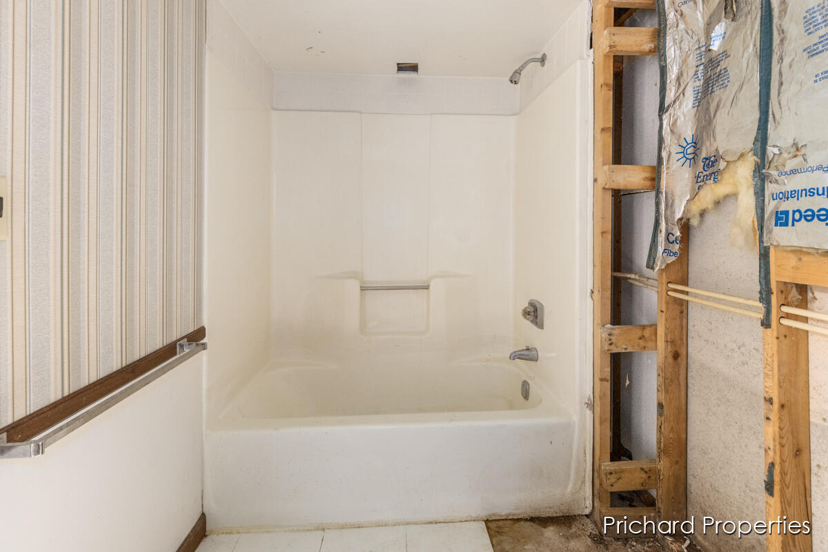 1734 Pleasantwood Drive