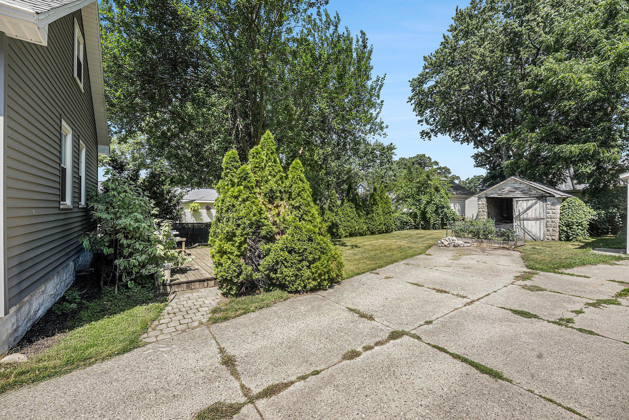 237 Elmwood Street NE