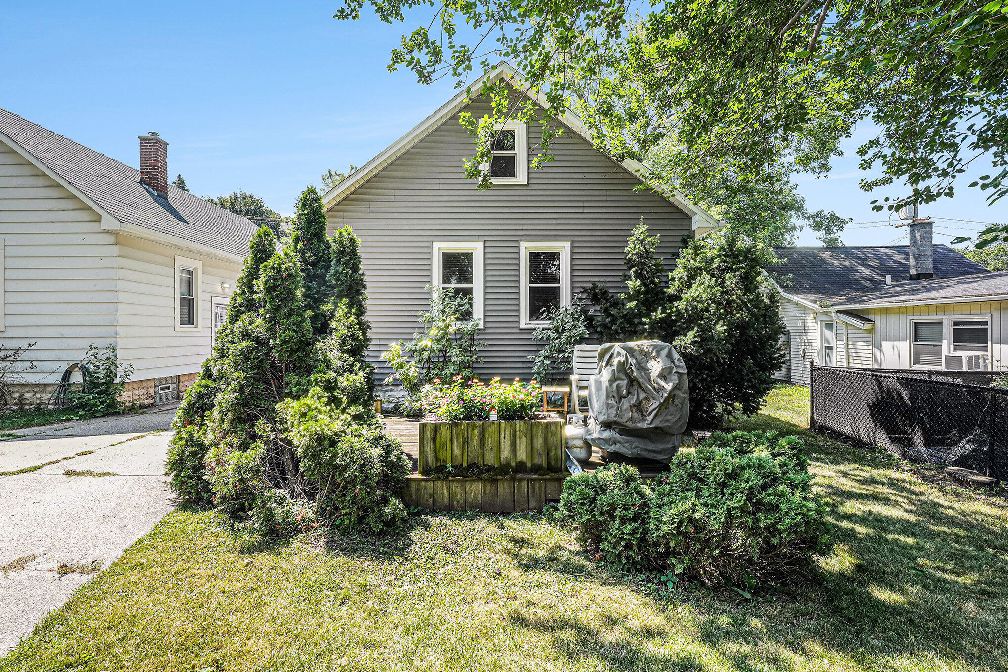 237 Elmwood Street NE