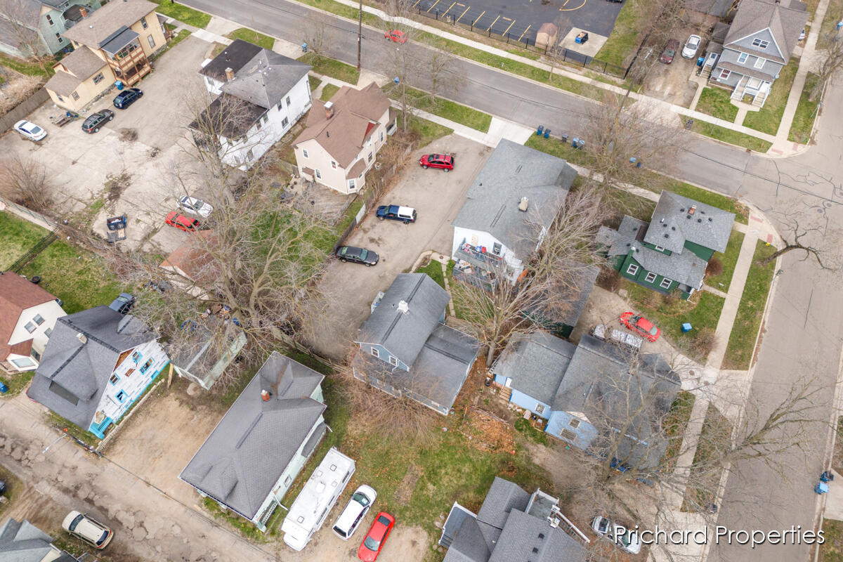 809 W Cedar Street