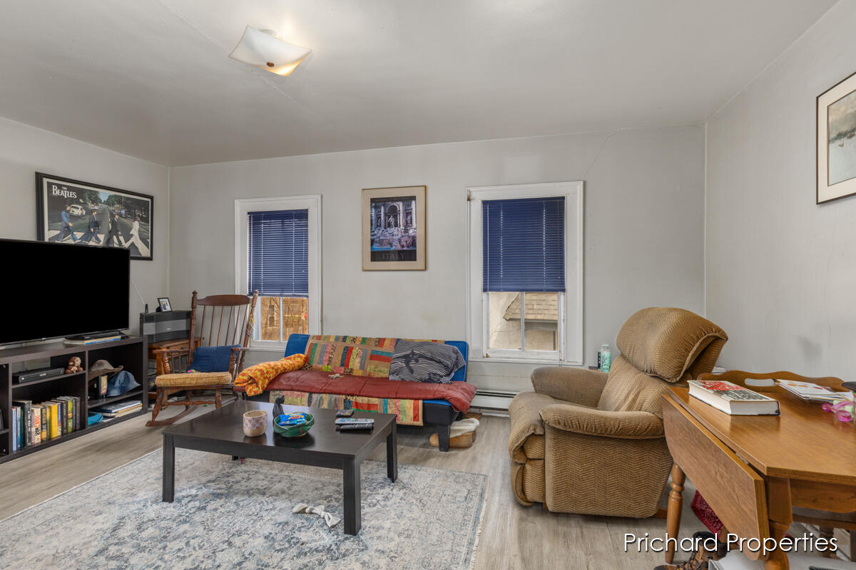 809 W Cedar Street