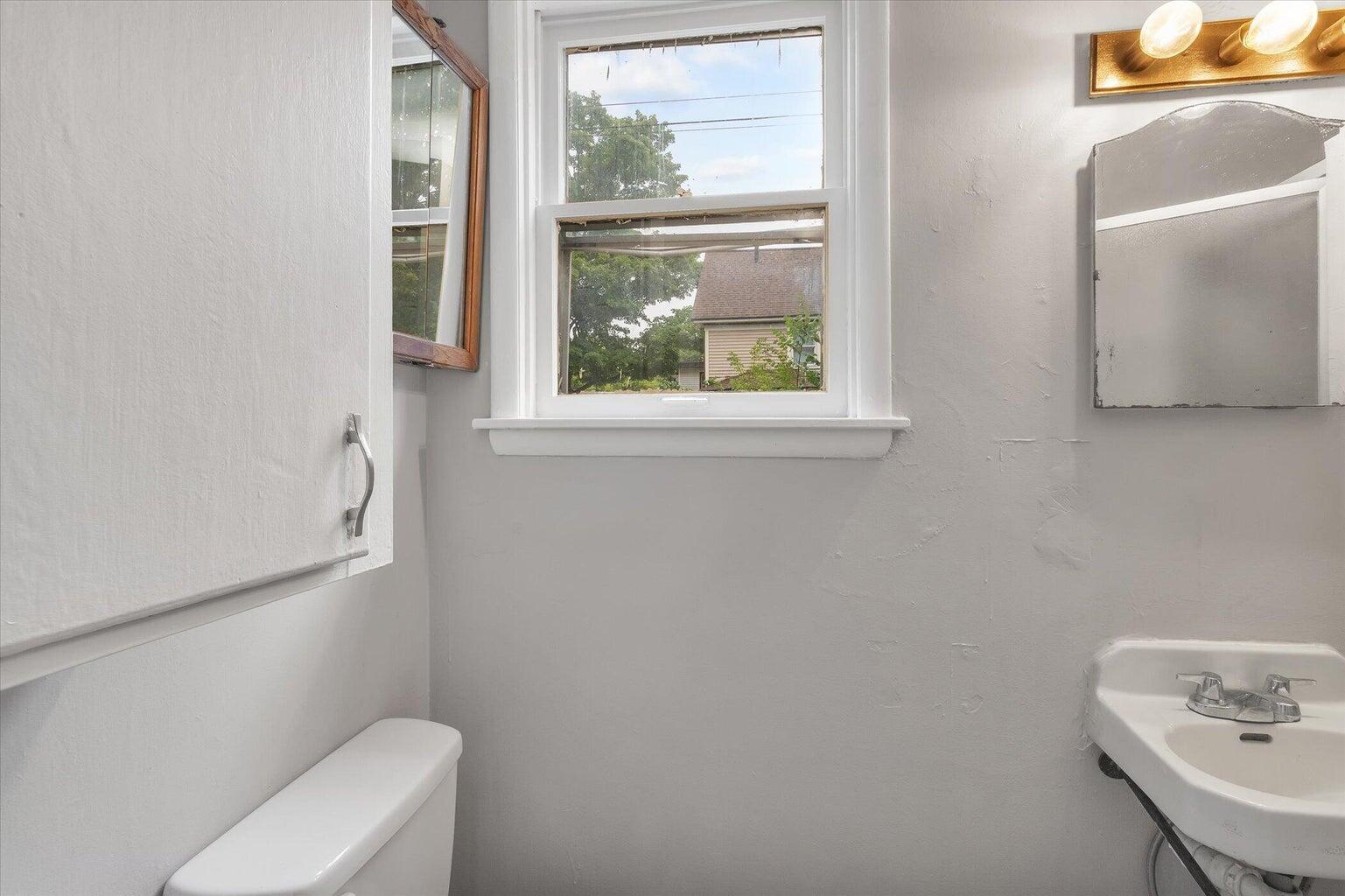 809 W Cedar Street