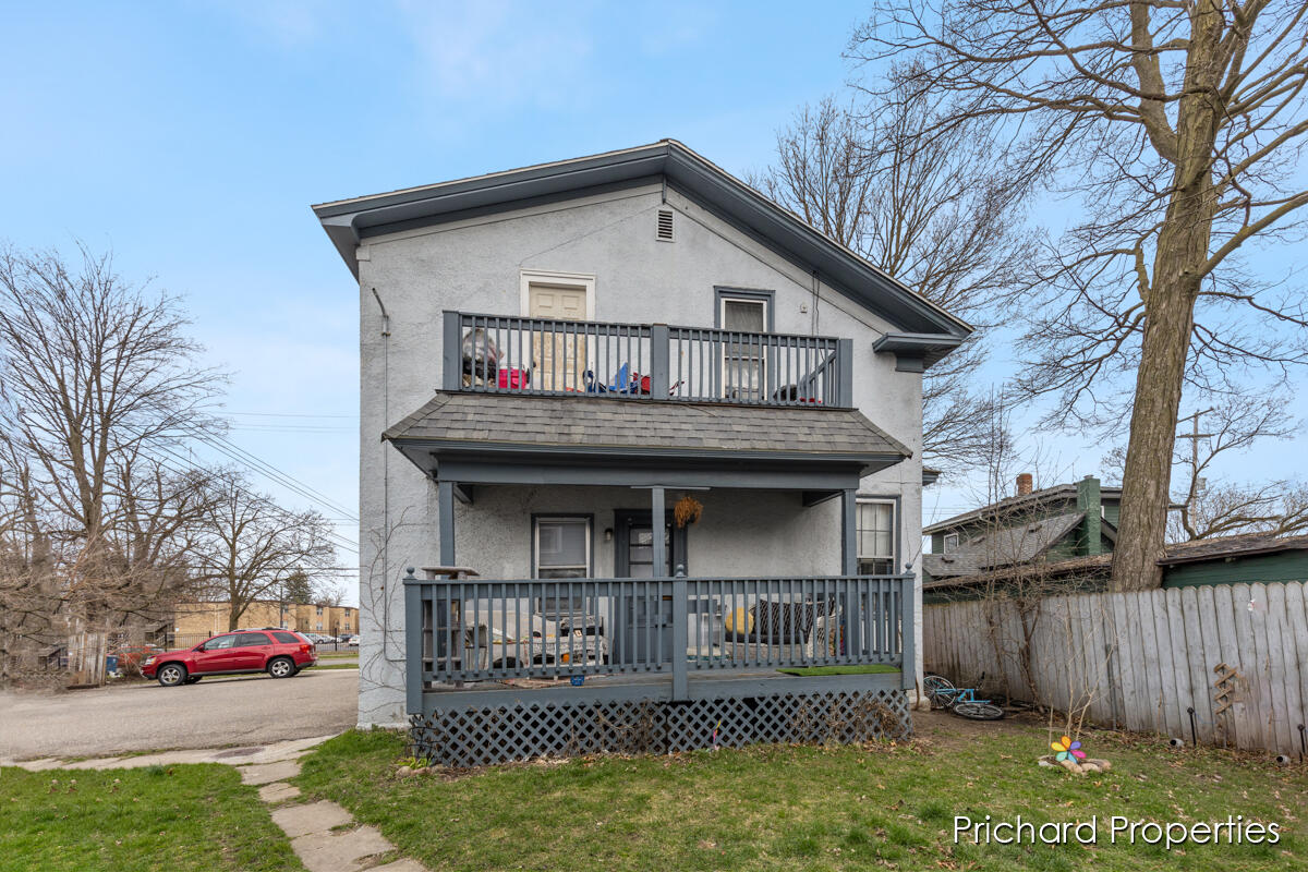 809 W Cedar Street