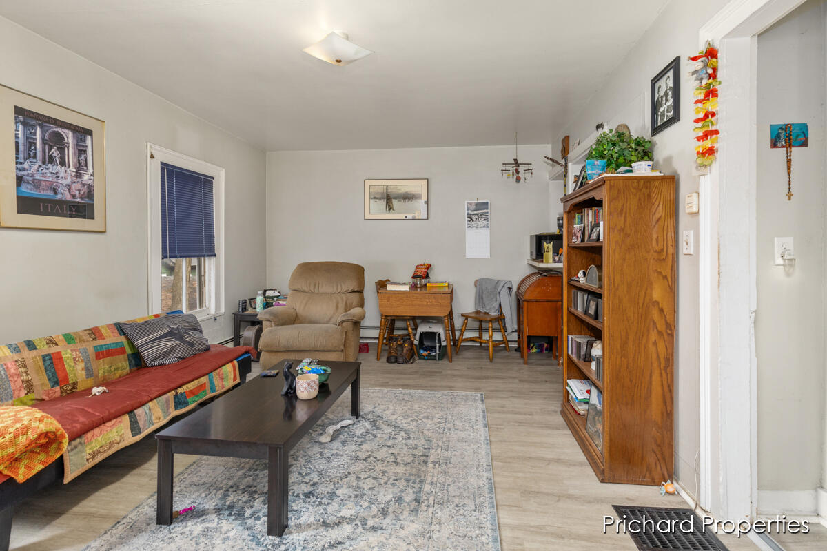 809 W Cedar Street