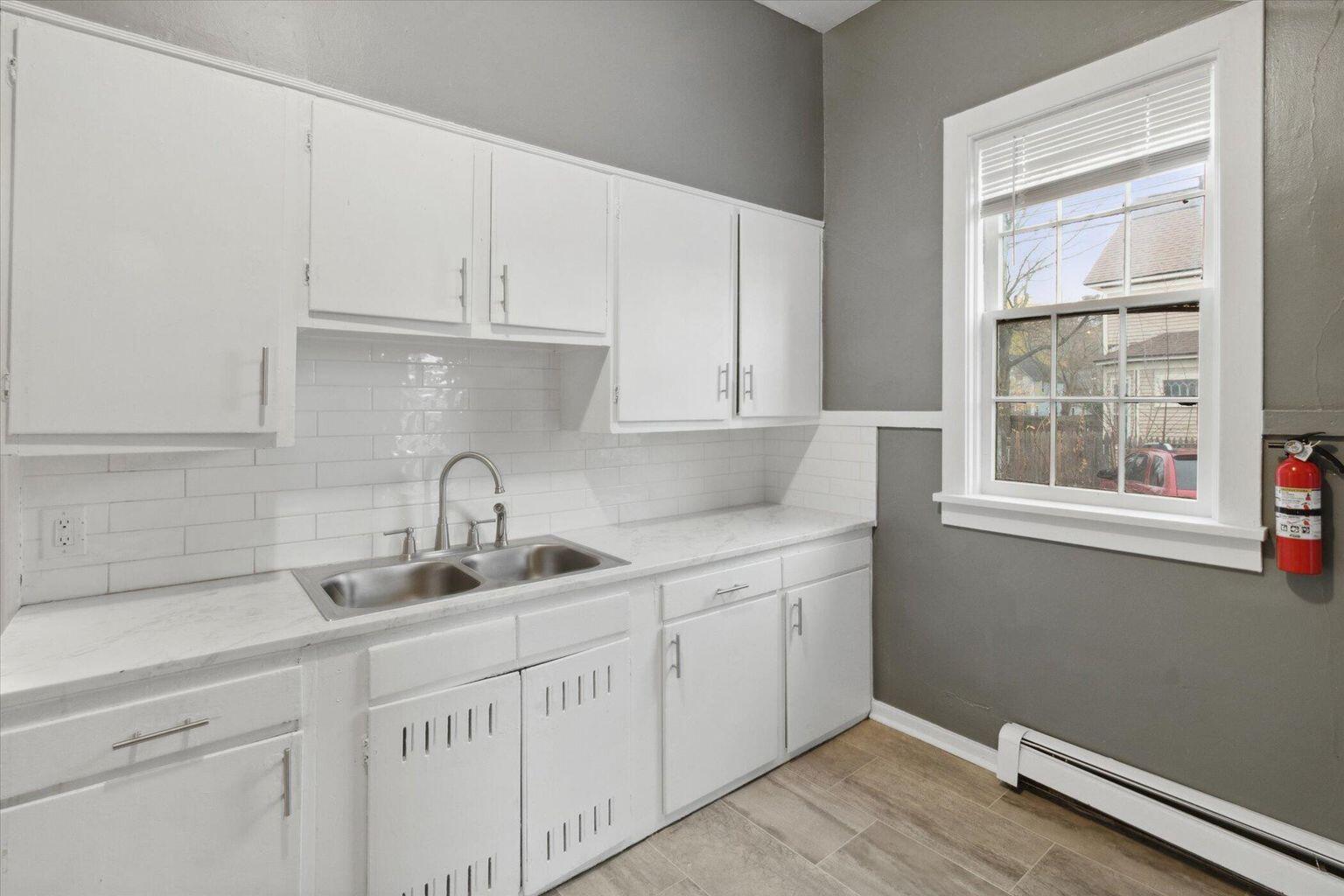 809 W Cedar Street