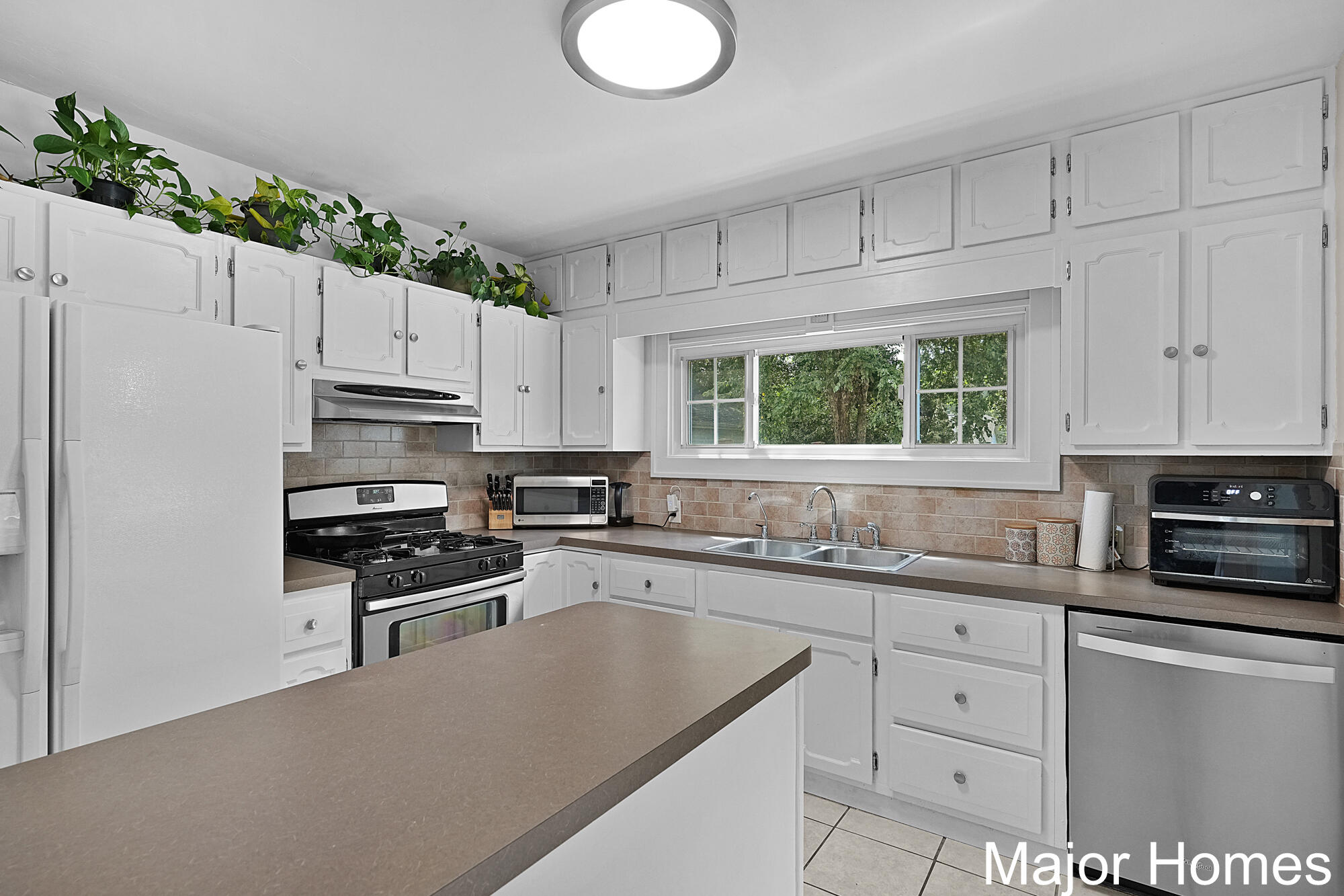 805 Lincoln Avenue NW