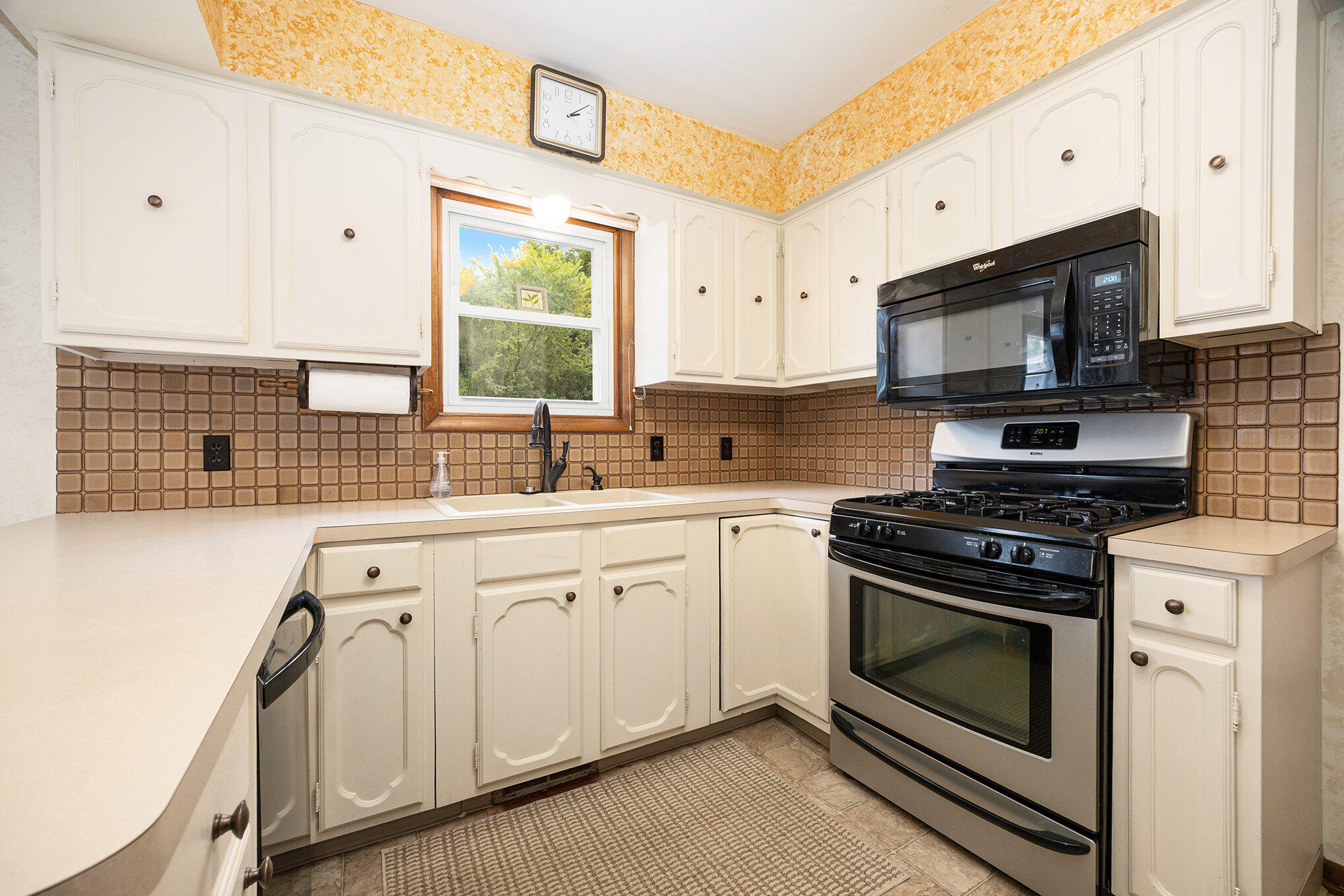 1865 Gentian Drive SE