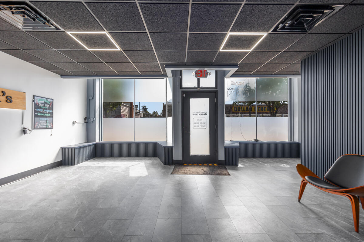 122 W Superior Street