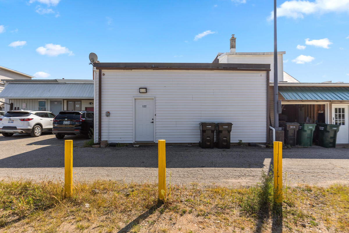 122 W Superior Street