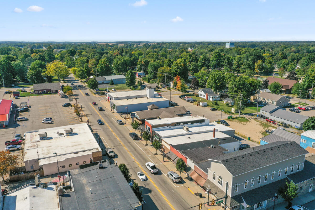 122 W Superior Street