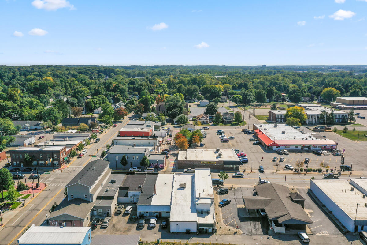 122 W Superior Street