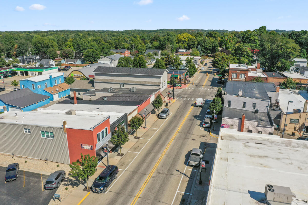 122 W Superior Street