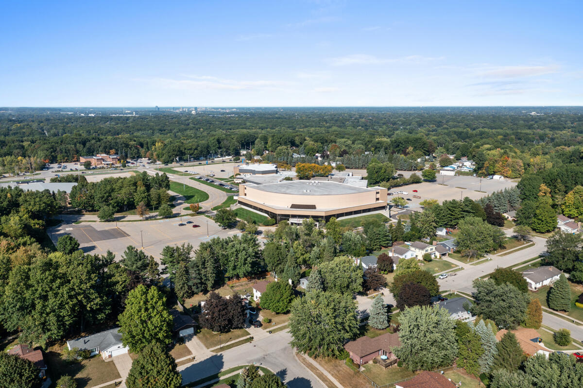 2246 Ancient Drive SW