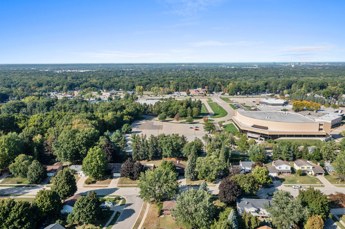 2246 Ancient Drive SW