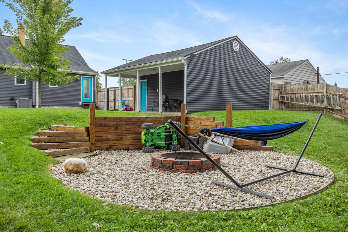 2437 Parkdale Avenue SW