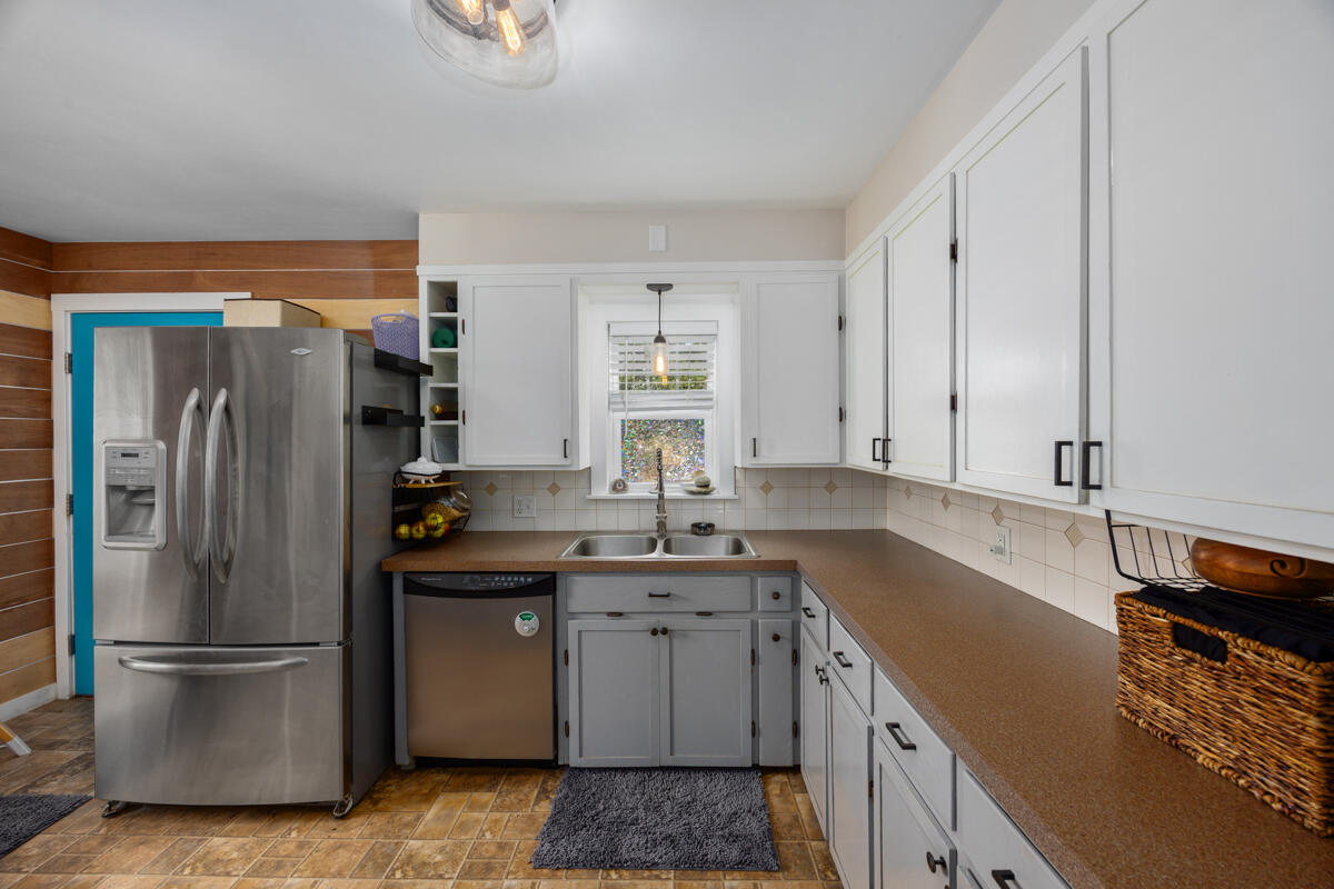 2437 Parkdale Avenue SW