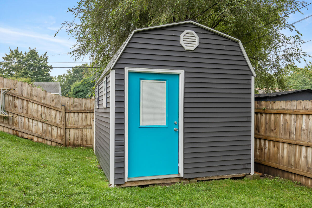 2437 Parkdale Avenue SW