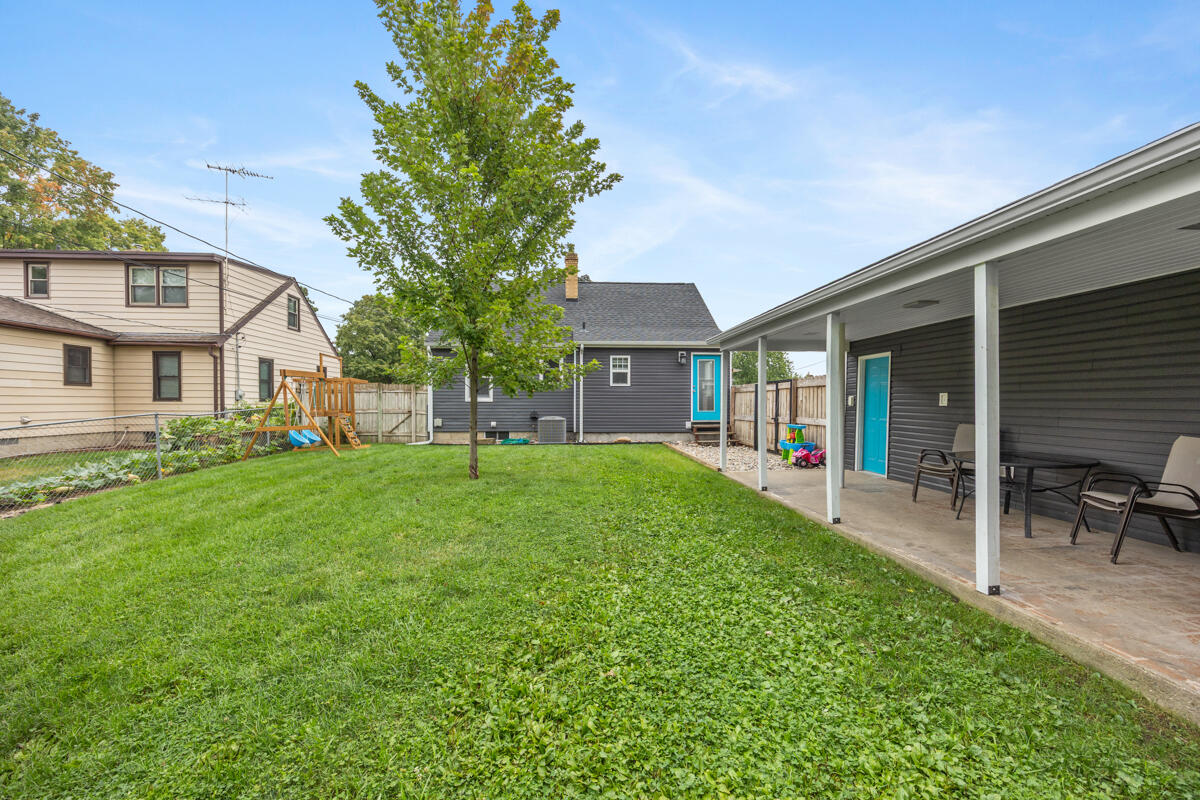 2437 Parkdale Avenue SW