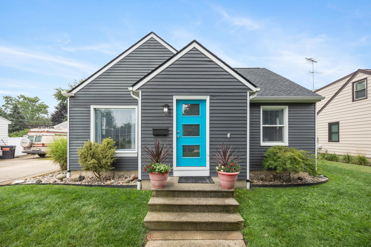 2437 Parkdale Avenue SW