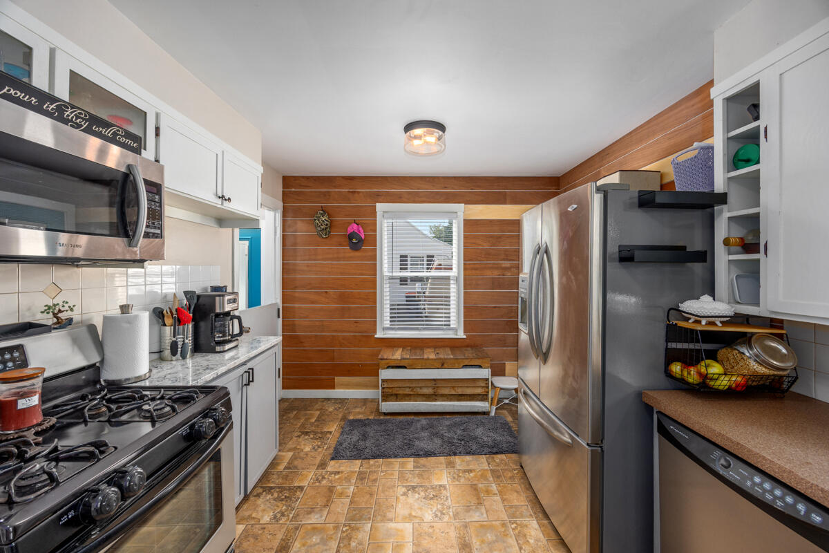 2437 Parkdale Avenue SW