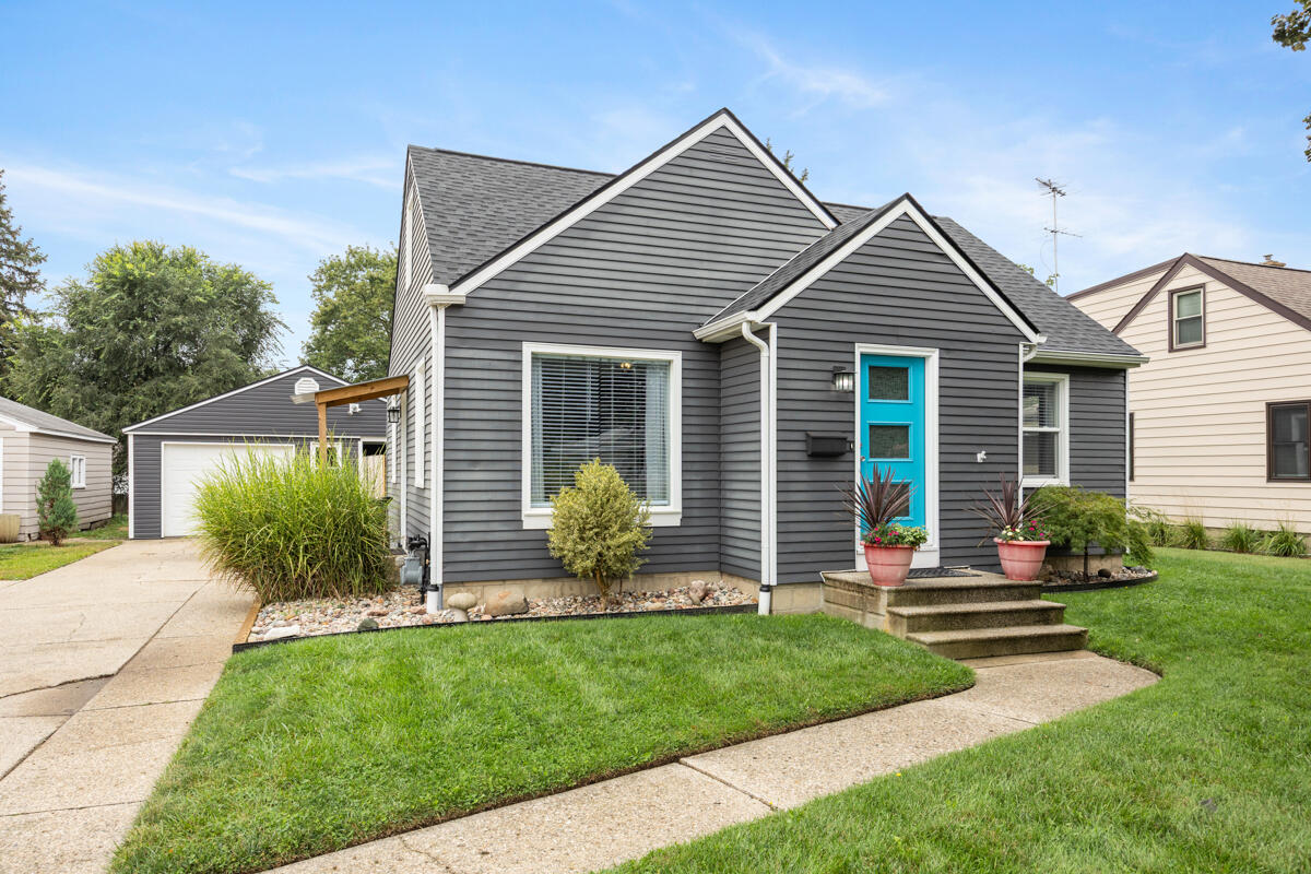 2437 Parkdale Avenue SW