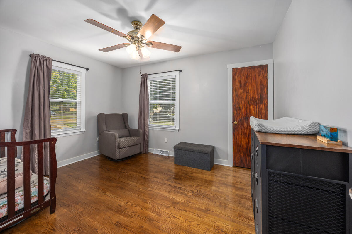 2437 Parkdale Avenue SW